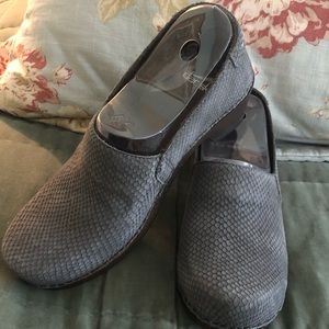 Dansko Grey Snake Mavis Nubuck, NEW